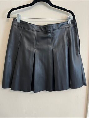 Hollister Faux Leather Black Pleated Skirt Size large NWT